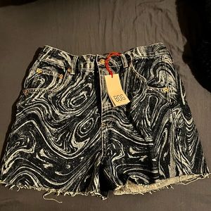 Urban Outfitters Mom Highwaist Short (NWT)